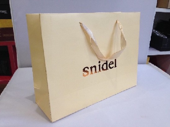 手提紙袋定制-廣州駿業(yè)包裝實業(yè)有限公司 手提紙袋定制