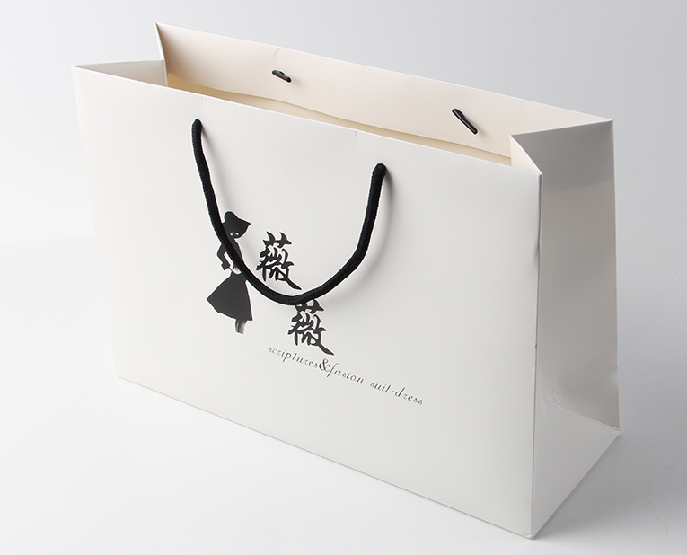 手提紙袋定制-廣州駿業(yè)包裝實業(yè)有限公司 手提紙袋定制