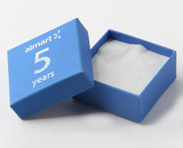 耳環(huán)的包裝盒如果在訂做時使用快速固著的油墨，效率1倍以上！