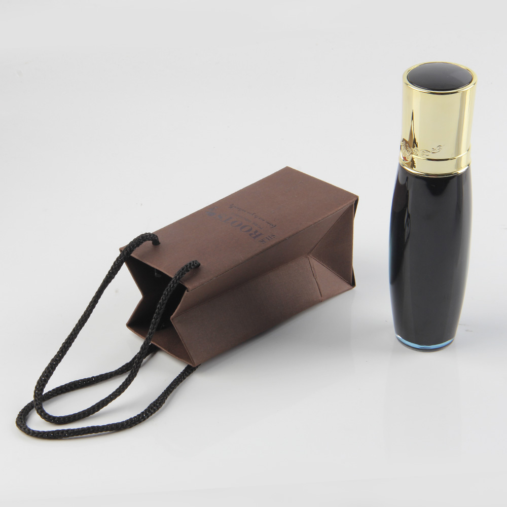 充電器的產(chǎn)品這么小紙袋是不是也該做這么小呢？