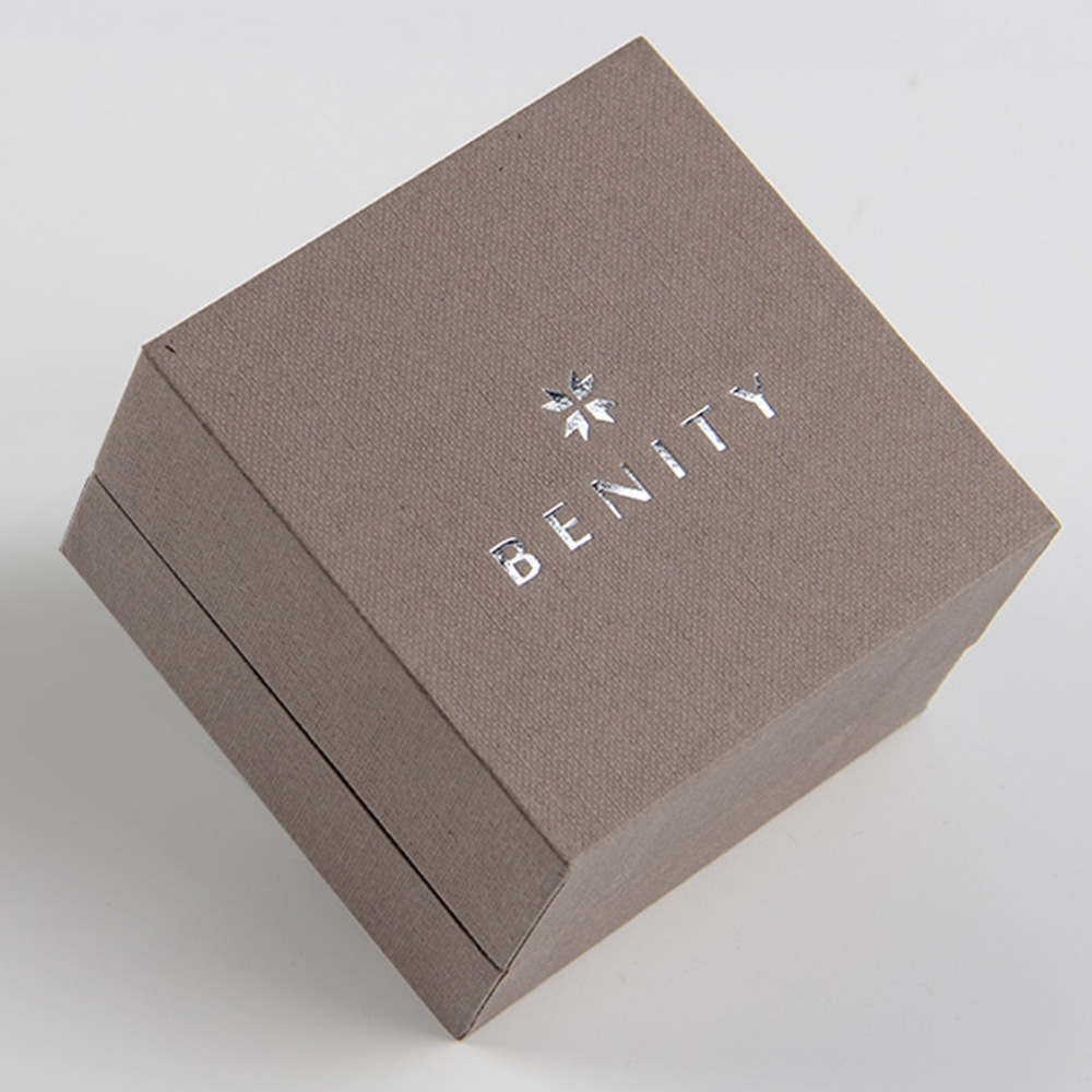 這個(gè)短板導(dǎo)致中纖板慢慢淡出了手表包裝盒廠市場(chǎng) 這個(gè)短板導(dǎo)致中纖板慢慢淡出了手表包裝盒廠市場(chǎng)